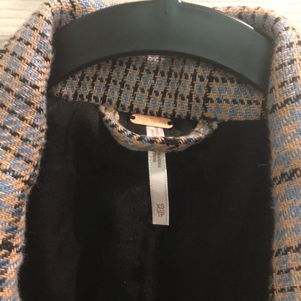 Authentic FREE PEOPLE plaid 100% Linen Blazer